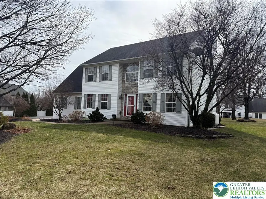 1022 Covered Bridge Crossing, Upper Macungie, PA 18104 - #2