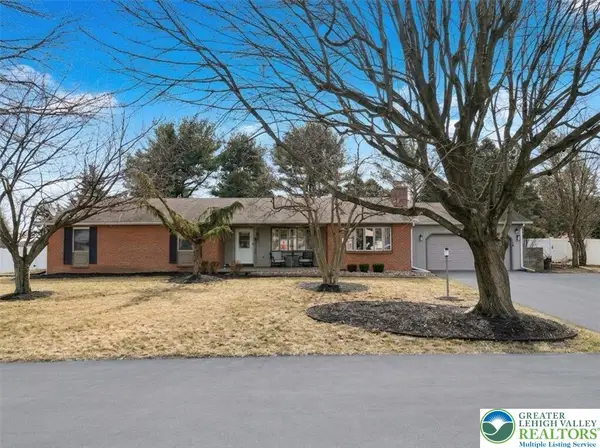 5429 Curtis Drive, North Whitehall Twp, PA 18078