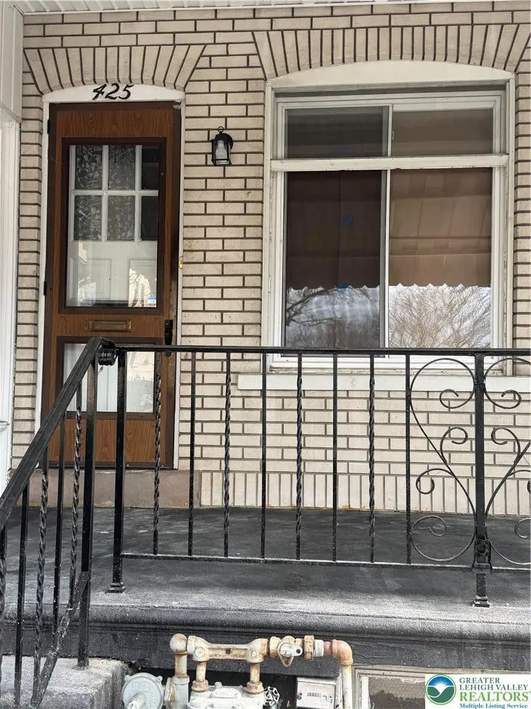 425 N 16th Street, Allentown, PA 18102 - #1
