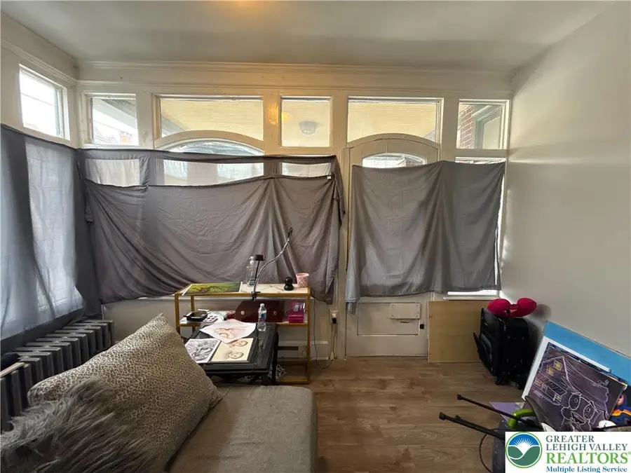 542 N 6th Street, Allentown, PA 18102 - #3