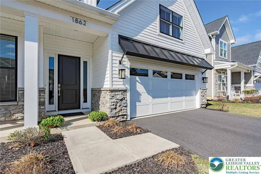 1862 Franklin Way, South Whitehall, PA 18104 - #2