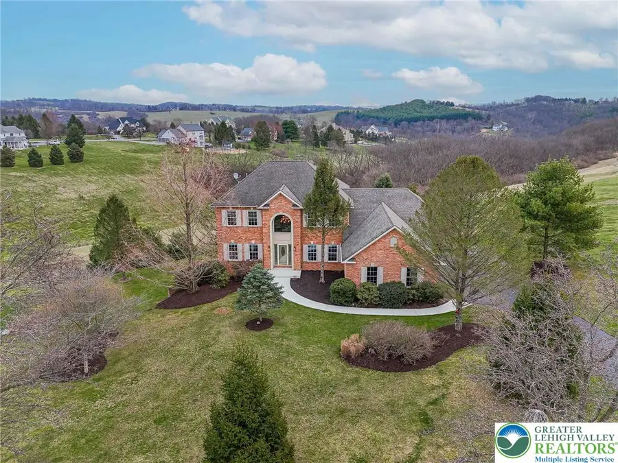 4123 Wyndemere Circle E, Lowhill, PA 18078 - #3