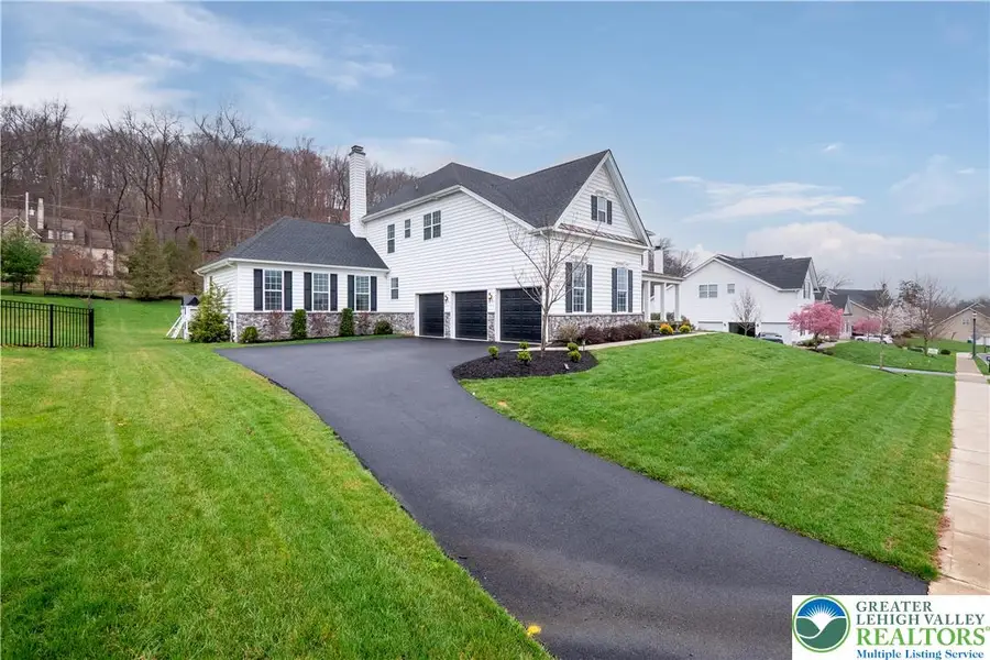 6215 Fox Glove Lane, Upper Saucon, PA 18034 - #2