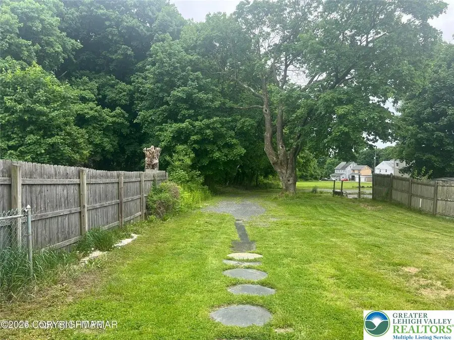 16 E Main Street, Pen Argyl, PA 18072 - #3