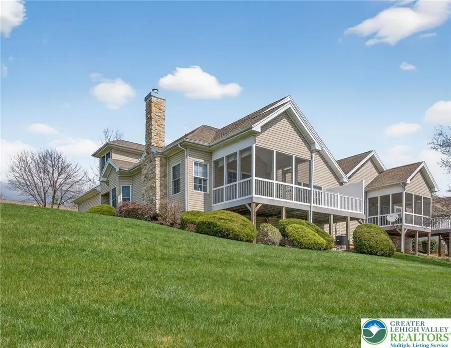 19 Glenmoor Circle, Easton, PA 18045 - #2