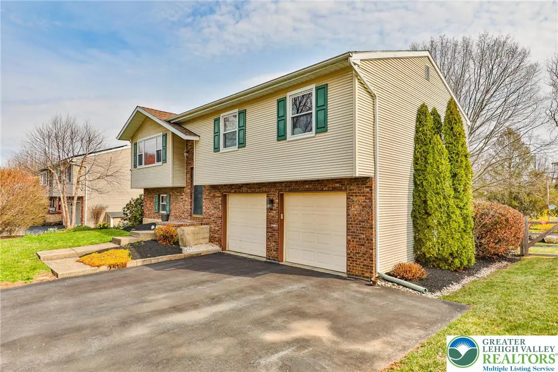 1863 Latta Street, South Whitehall, PA 18104 - #1