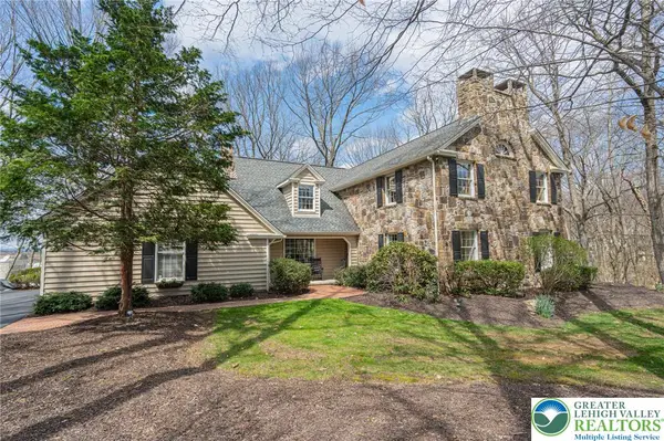 6145 Woodledge Drive, Upper Macungie Twp, PA 18069