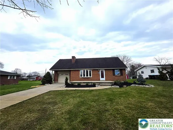 1645 Mark Twain Circle, Hanover Twp, PA 18017