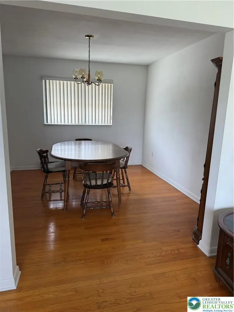 1925 Maria Lane, South Whitehall, PA 18104 - #2