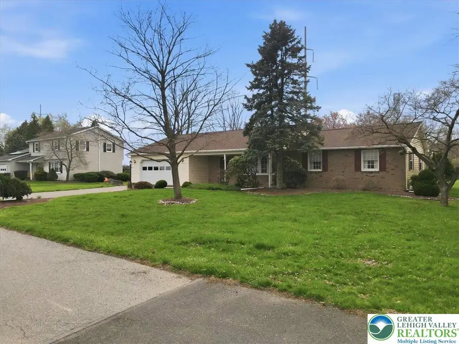 3875 Wellington Drive, Bethlehem, PA 18020 - #2