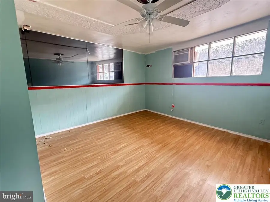 863 Main Street, Hanover, PA 18706 - #3