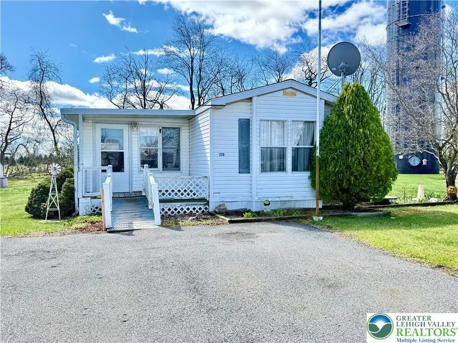 226 Independence Way, Upper Mount Bethel, PA 18343 - #2