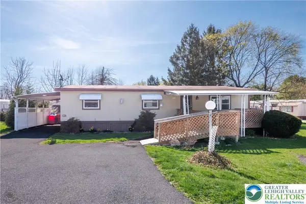 8774 Breinig Run Circle, Upper Macungie Twp, PA 18031