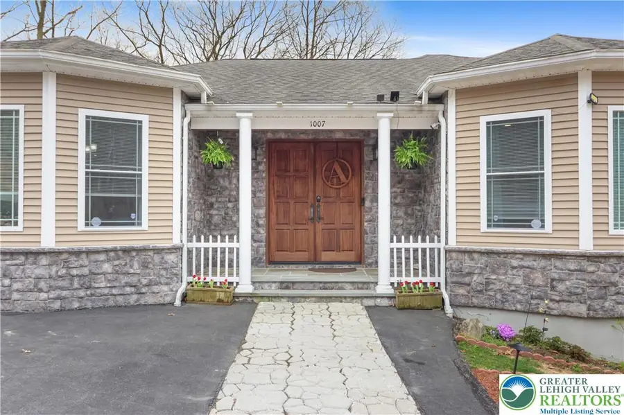 1007 Hampstead Road, Saw Creek, PA 18324 - #2