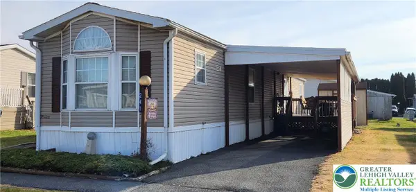 241 Boxwood Court, East Allen Twp, PA 18014