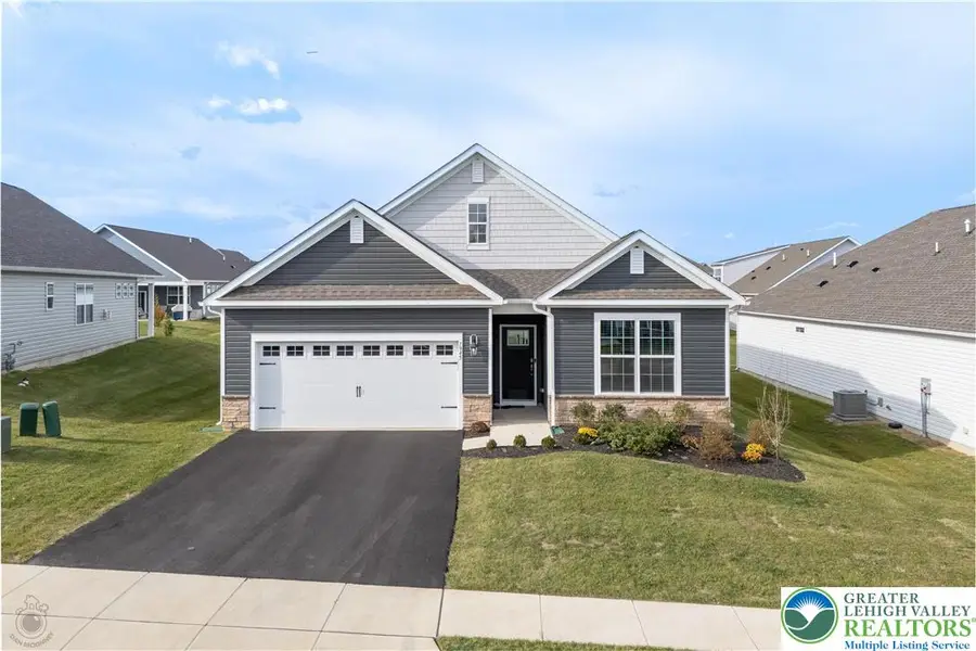 7945 Golden Lane, Lower Macungie, PA 18031 - #2