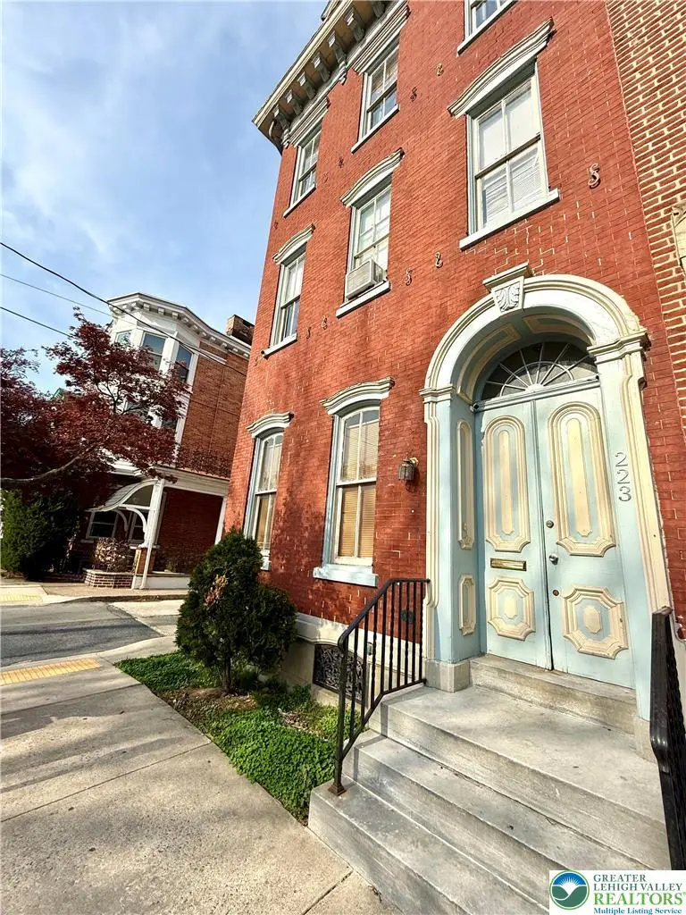 223 N 8th, Allentown, PA 18102 - #2