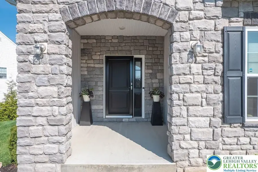 3517 Coventry Drive, Ancient Oaks, PA 18062 - #2