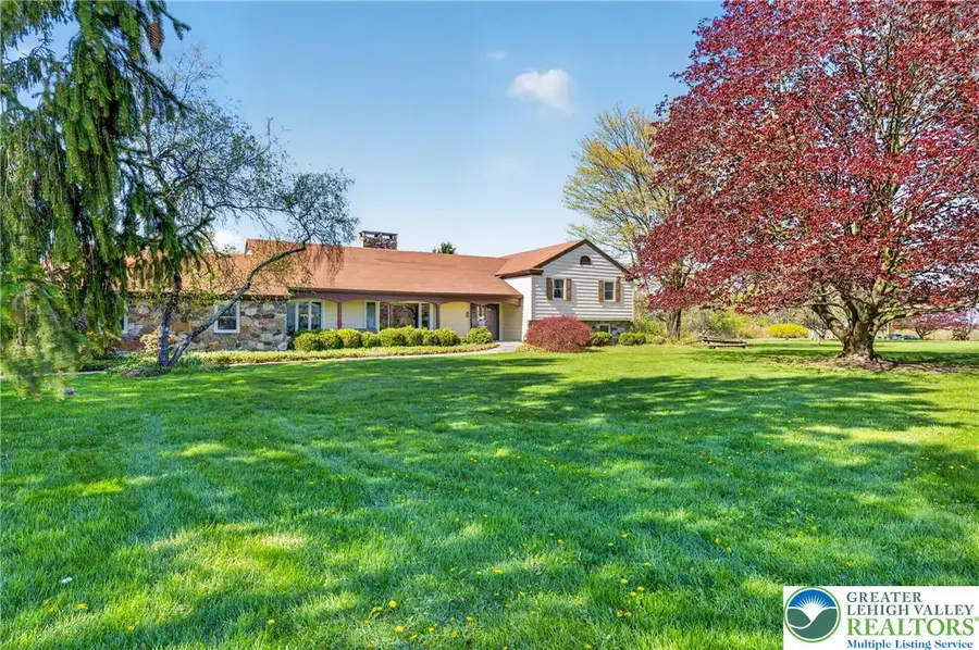 976 Ridge Road, Upper Mount Bethel, PA 18013 - #2