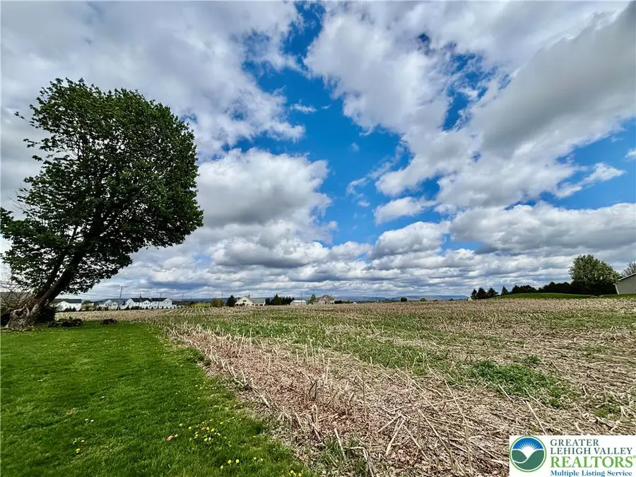 282 Young Road, Bushkill, PA 18064 - #3