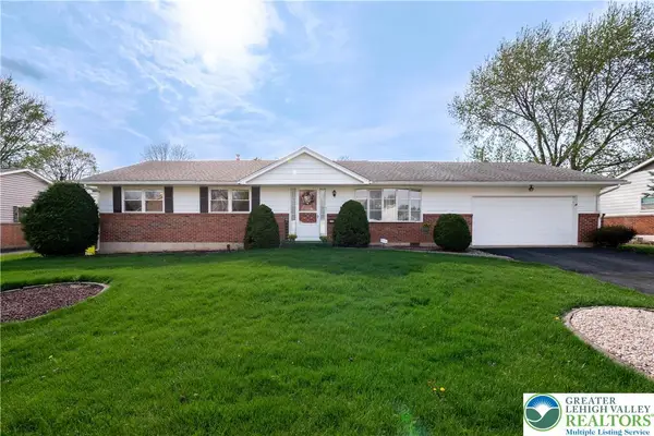 1424 Oak Drive, Lower Macungie Twp, PA 18062