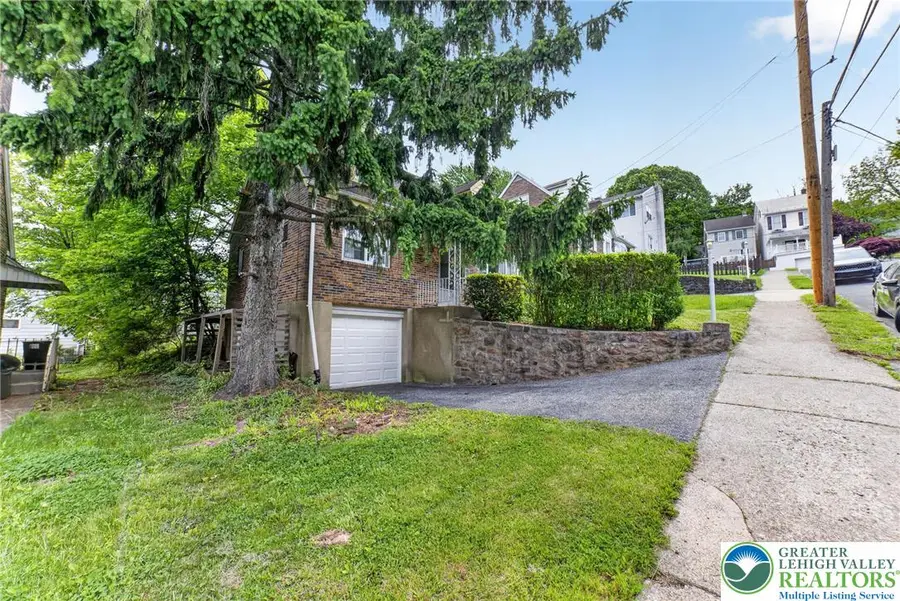 717 Frederick Street, Fountain Hill, PA 18015 - #2