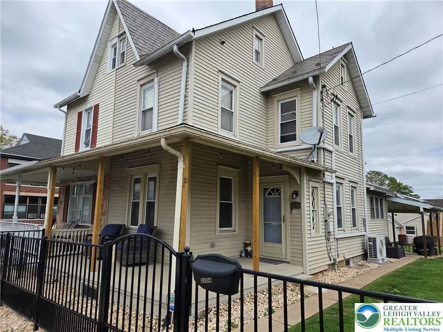 3204 S 2nd Street, Hokendauqua, PA 18052 - #3