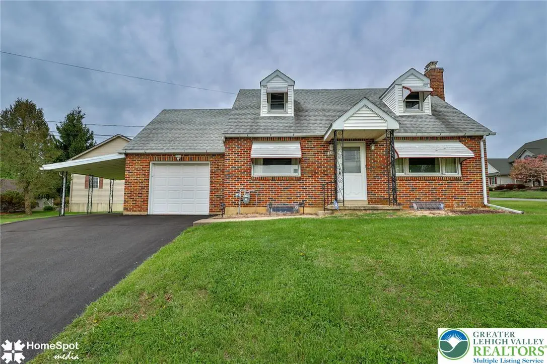 34 N 38th Street, Cetronia, PA 18104 - #1