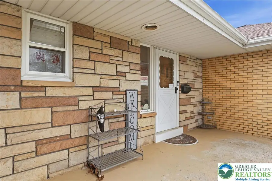3044 Pennsylvania Street, South Whitehall, PA 18104 - #2