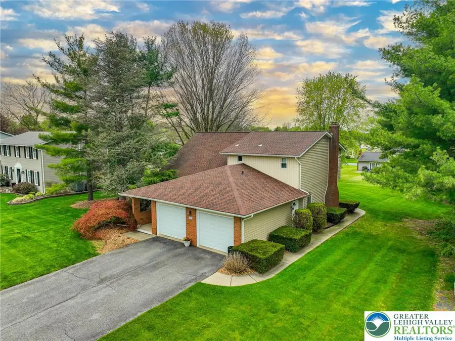 453 Larch Lane, Lower Nazareth, PA 18064 - #2