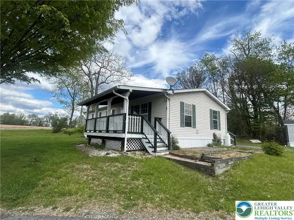 6 Ahearn Drive, Upper Mt Bethel Twp, PA 18343