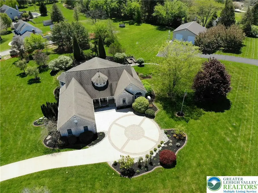 141 Clovershire Drive, Bushkill, PA 18064 - #3