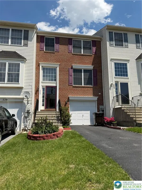 222 N Oak Street, Freemansburg Boro, PA 18017