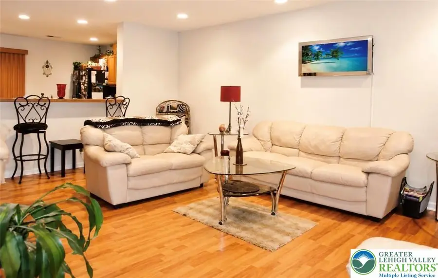 8460 Cromwell Court, Breinigsville, PA 18031 - #2
