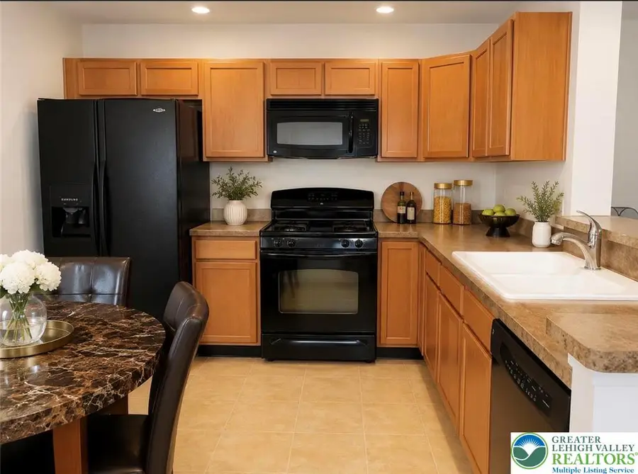8460 Cromwell Court, Breinigsville, PA 18031 - #3
