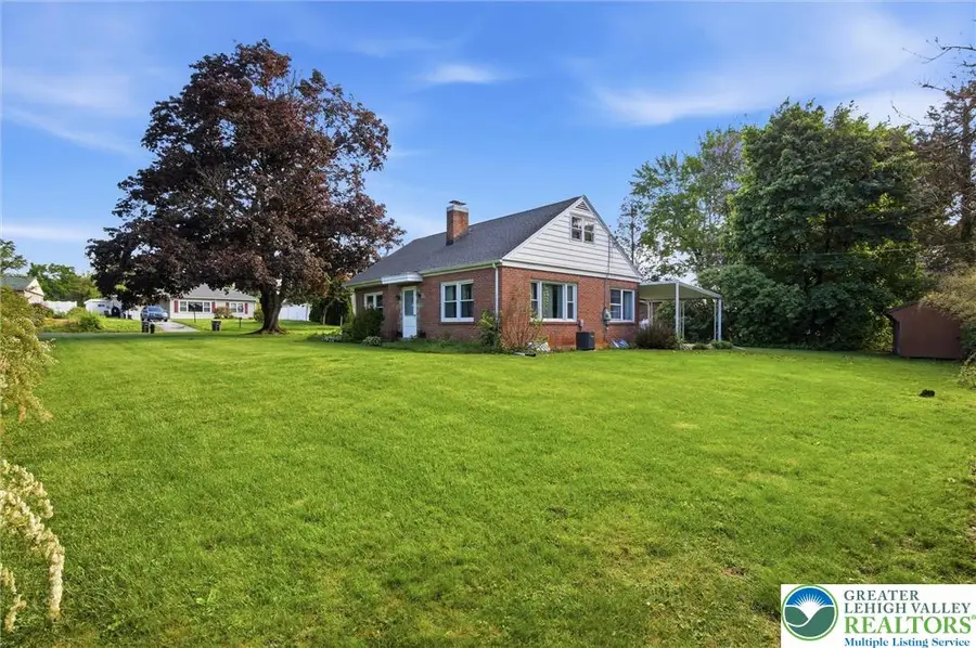 3232 Edinburgh Road, South Whitehall, PA 18104 - #2