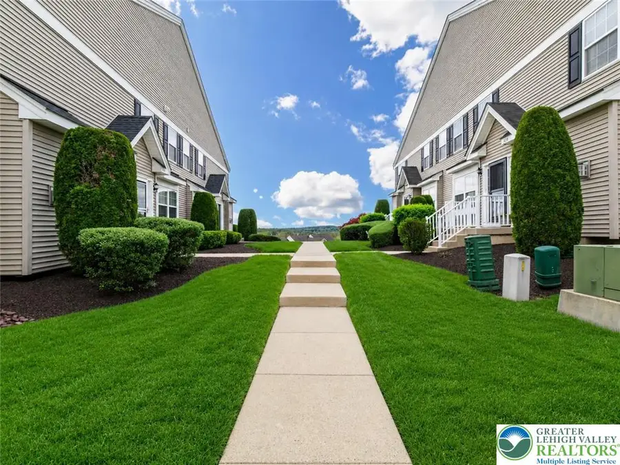 4174 Bunker Hill Drive S, Upper Saucon, PA 18036 - #3