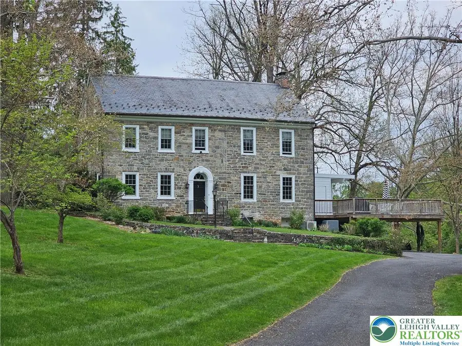 200 Bella Vista Drive, Hanover, PA 18017 - #2