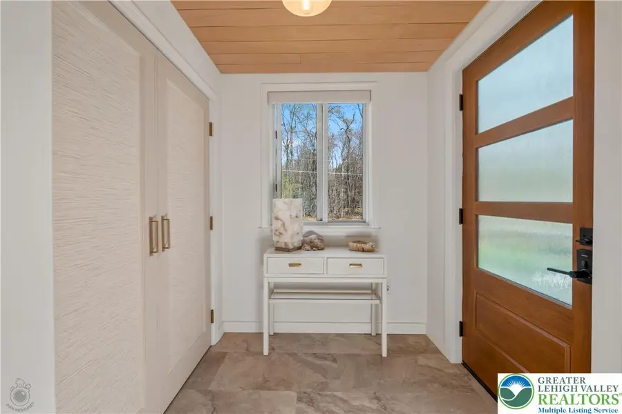 1013 Navajo Trail, Lehigh, PA 18424 - #3