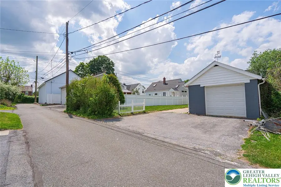 178 W Berger Street, Emmaus, PA 18049 - #3