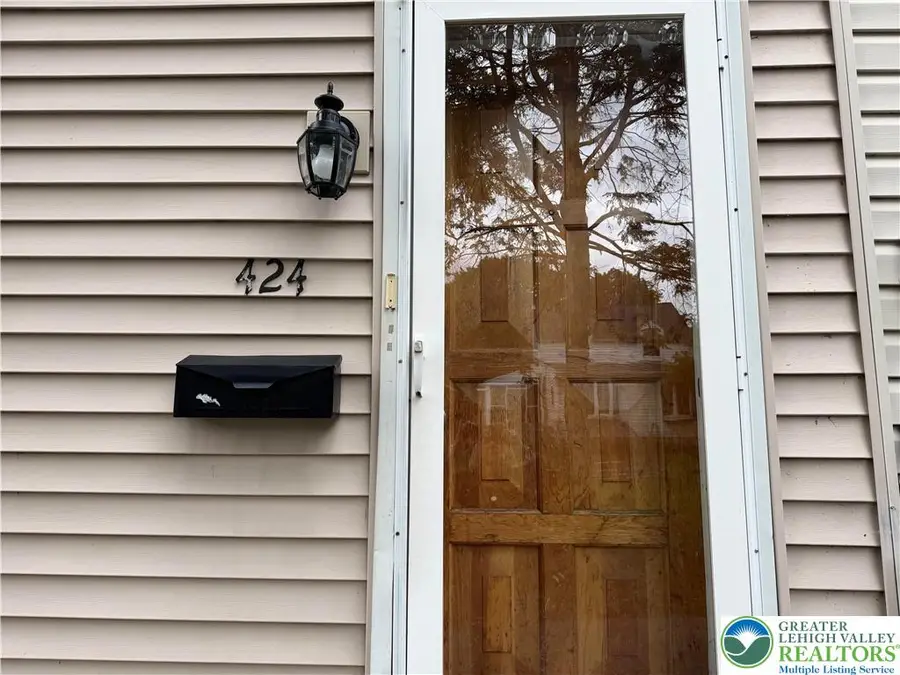 424 Milton Street, Bethlehem, PA 18018 - #2