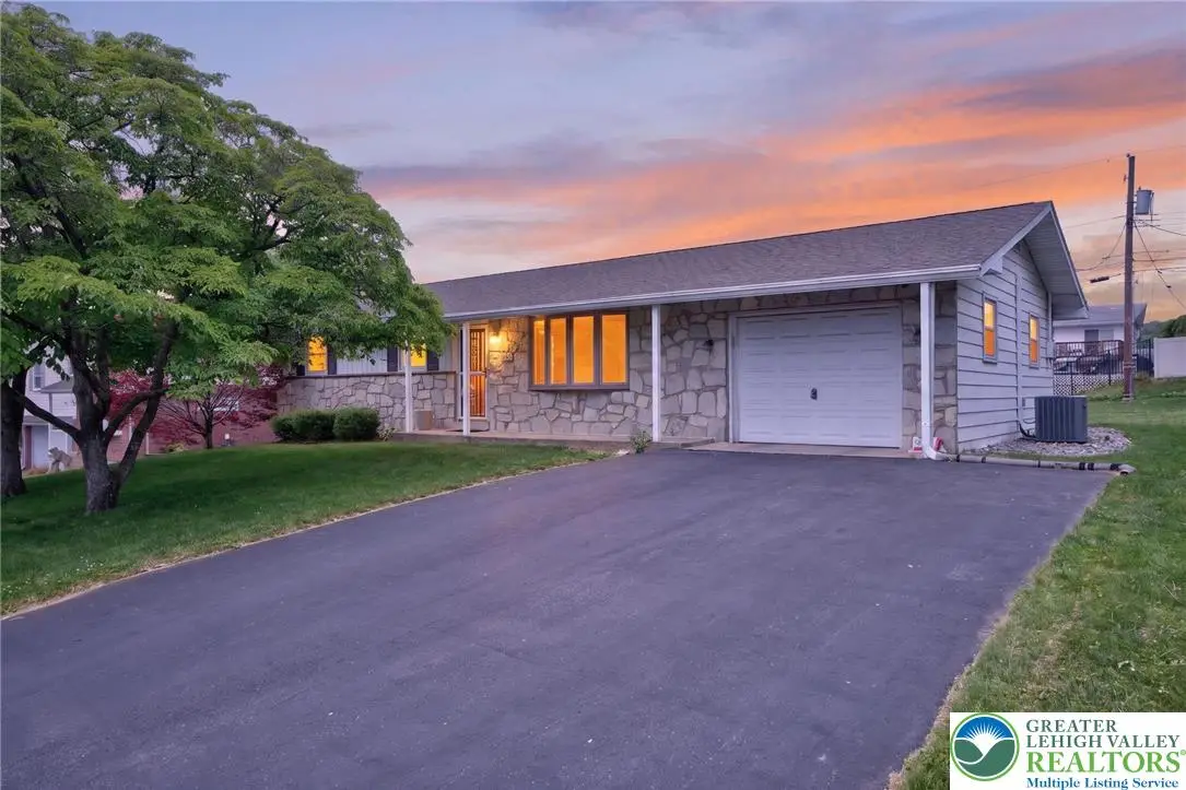 321 E Montgomery Street, Salisbury, PA 18103 - #1