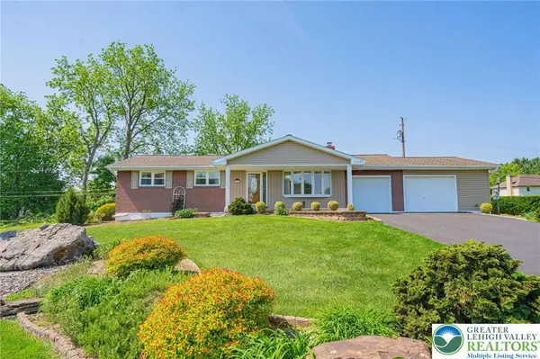 5902 Holiday Drive, Upper Macungie Twp, PA 18104