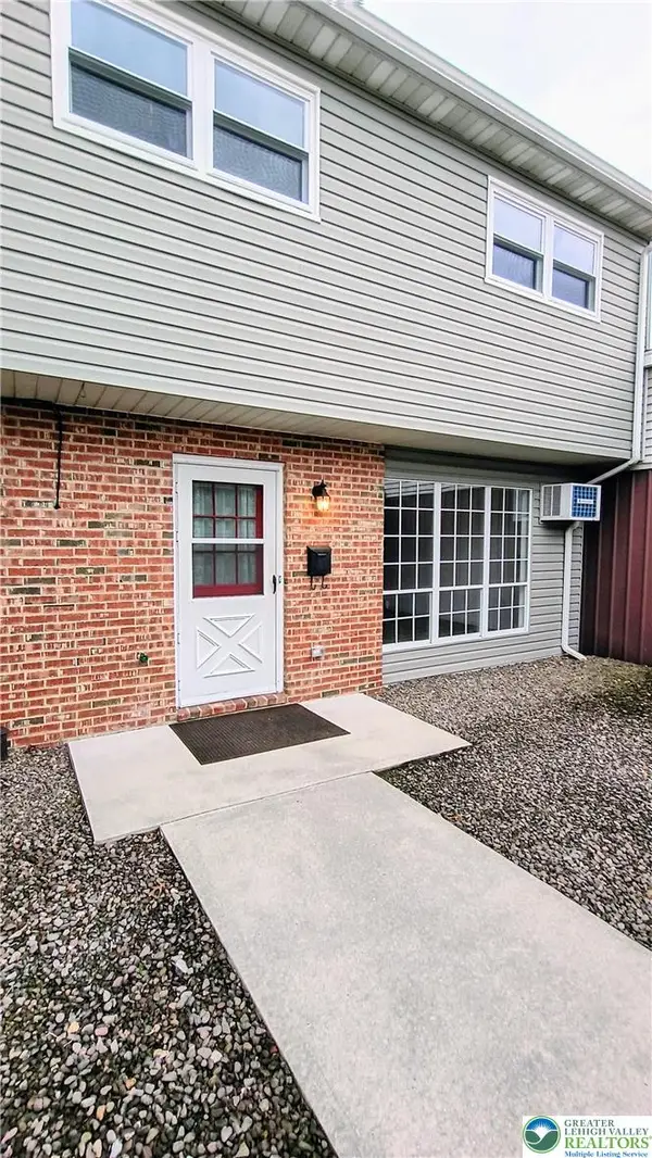 88 Stonewood Place, Catasauqua Boro, PA 18032