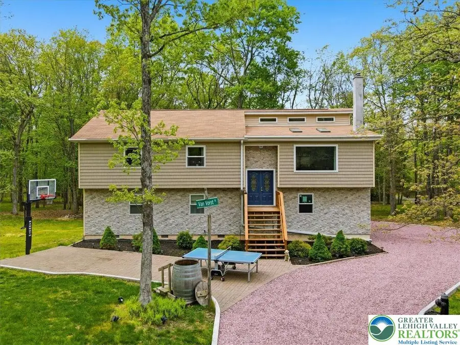 31 Emerson Way, Towamensing Trails, PA 18210 - #2