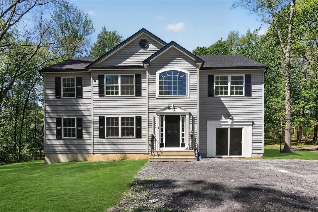 1965 Long Woods, Arlington Heights, PA 18360 - #1