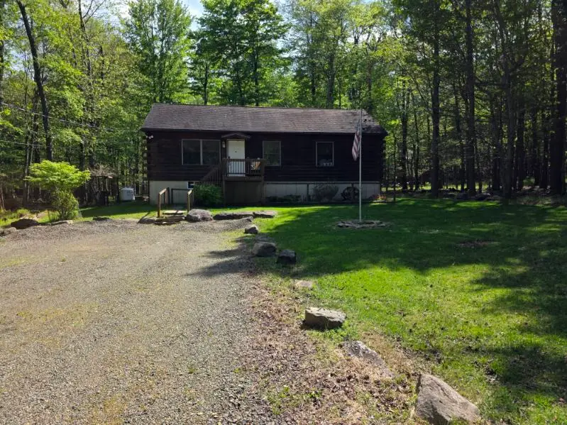 1037 Maplewood Drive, Newfoundland, PA 18445 - #2