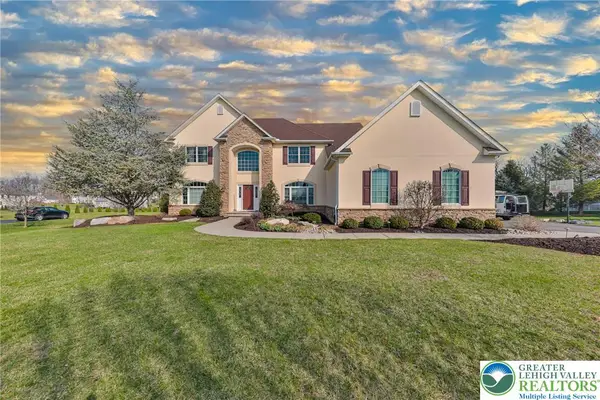 4544 Oakwood Lane, Lower Nazareth Twp, PA 18064