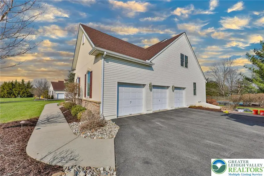 4544 Oakwood Lane, Lower Nazareth, PA 18064 - #2