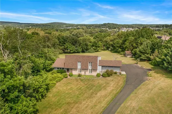 5796 Beverly Hills Road, Upper Saucon Twp, PA 18036